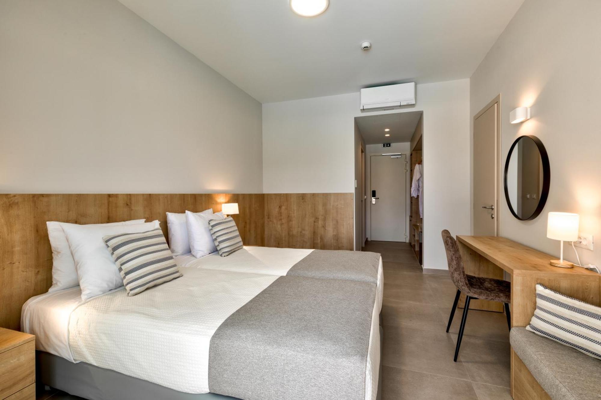 White Olive Premium Laganas Hotel Exterior foto
